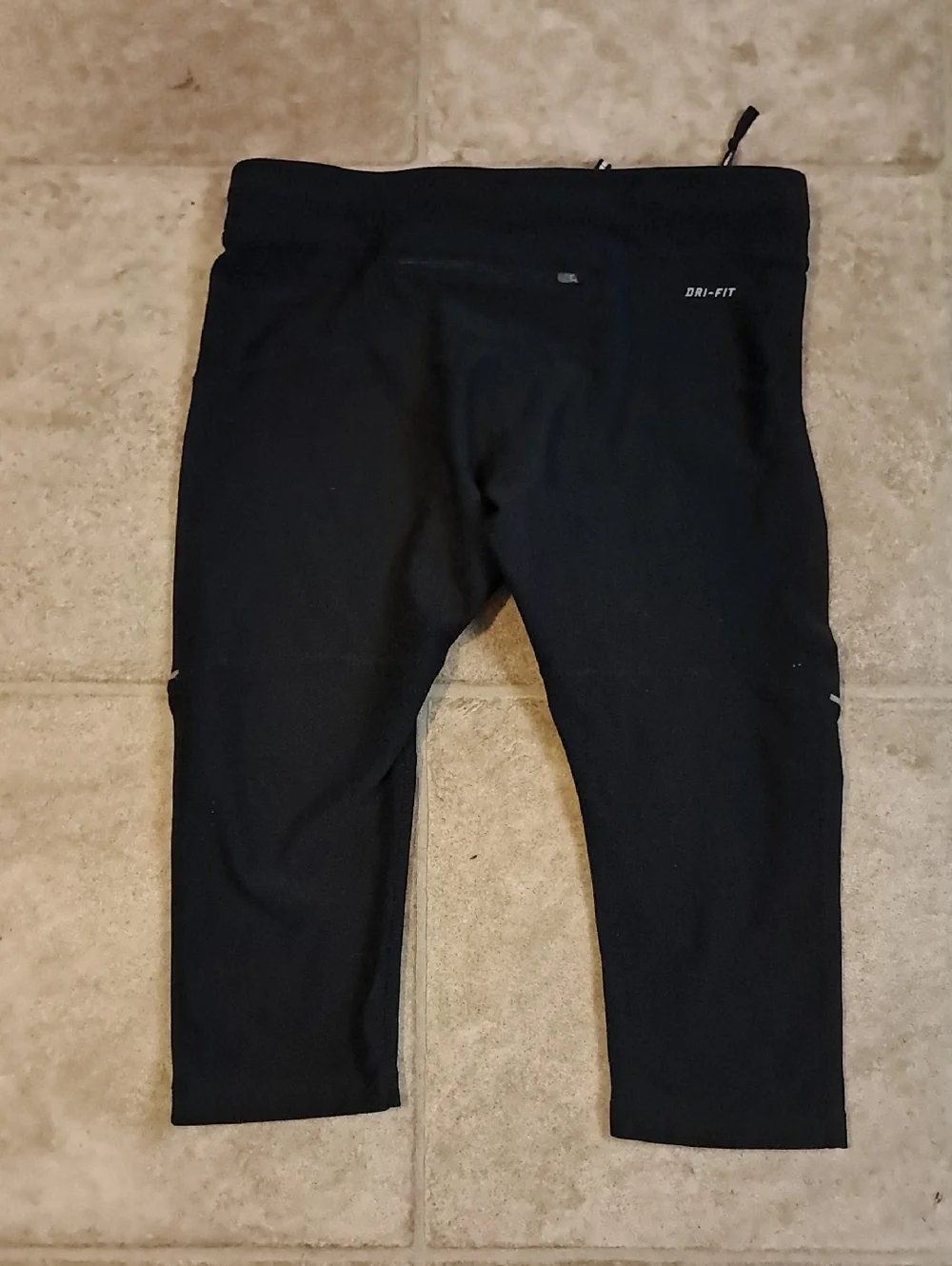 Nike Women Black Athletic Capri Cropped Running Leggings Shorts